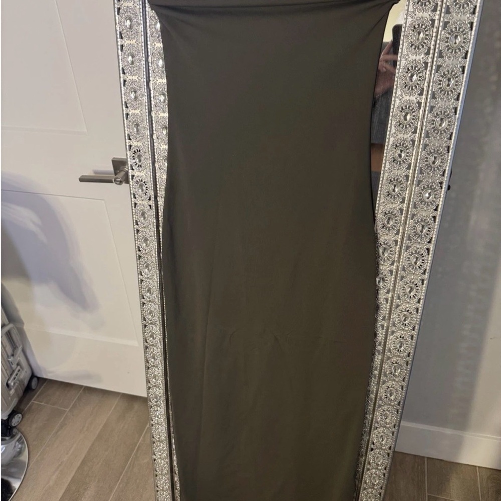 Babaton Contour Olive Green Top